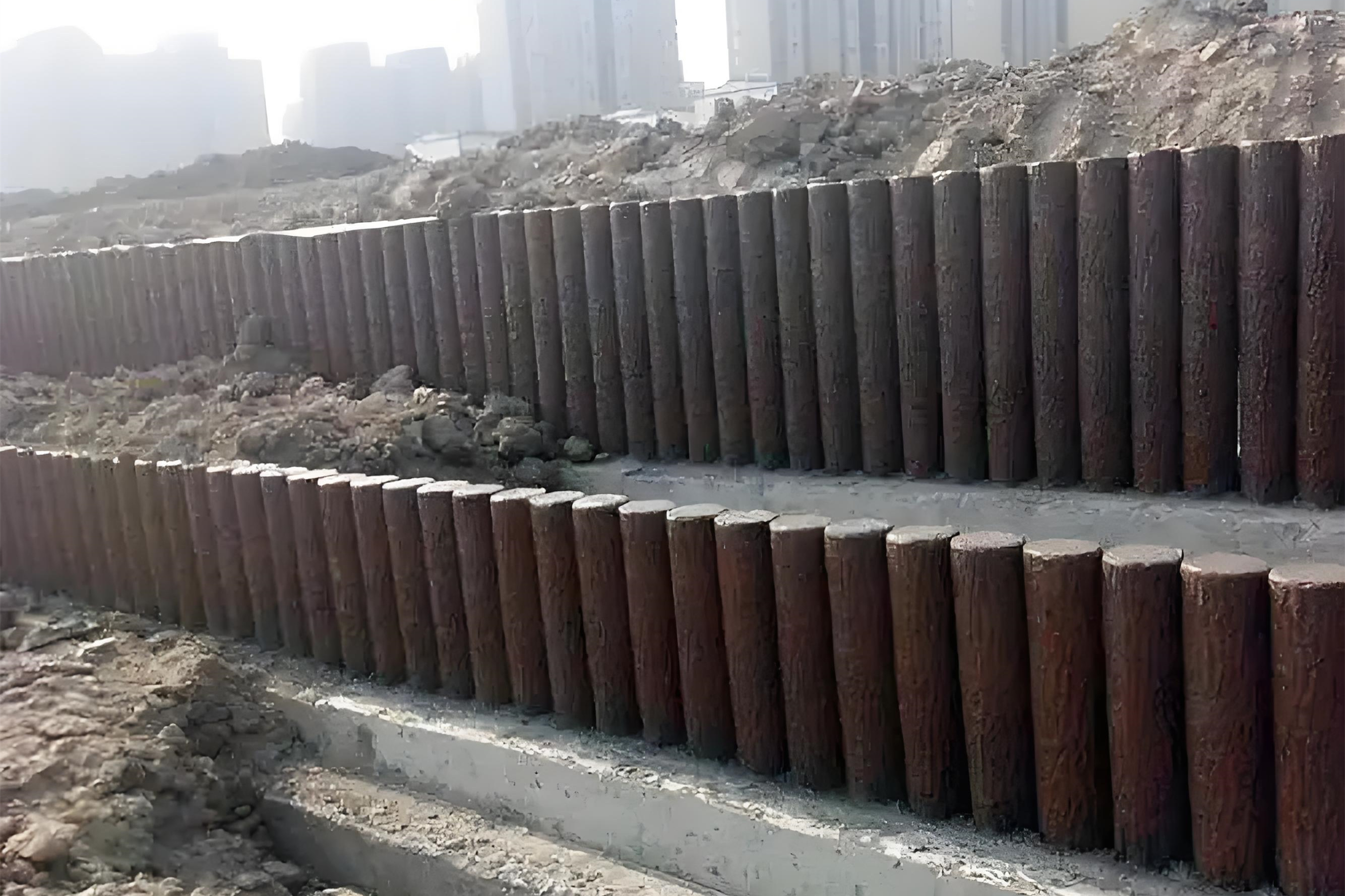水泥樁批發(fā)廠家泓樺錦嘉-水泥圓樁適合用于哪些建筑工程？